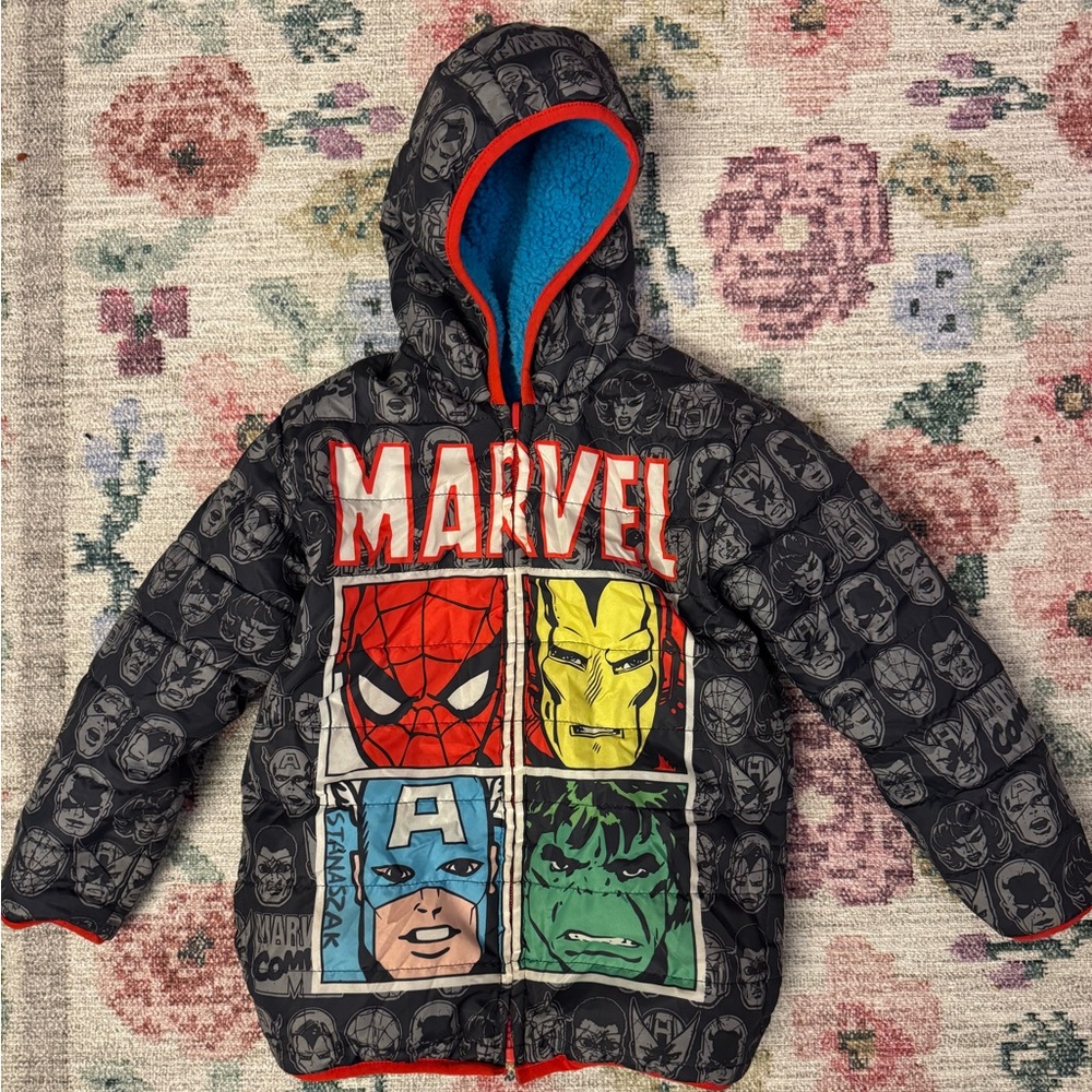 Kids Reversible Puffer Jacket, Marvel, Size 4